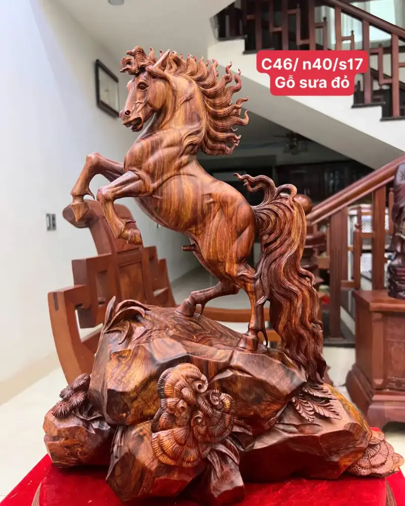 nhat-ma-go-G5403-1 Tượng Nhất Mã Gỗ Sưa Đỏ Vân Tím Đẹp Liền Khối G5403