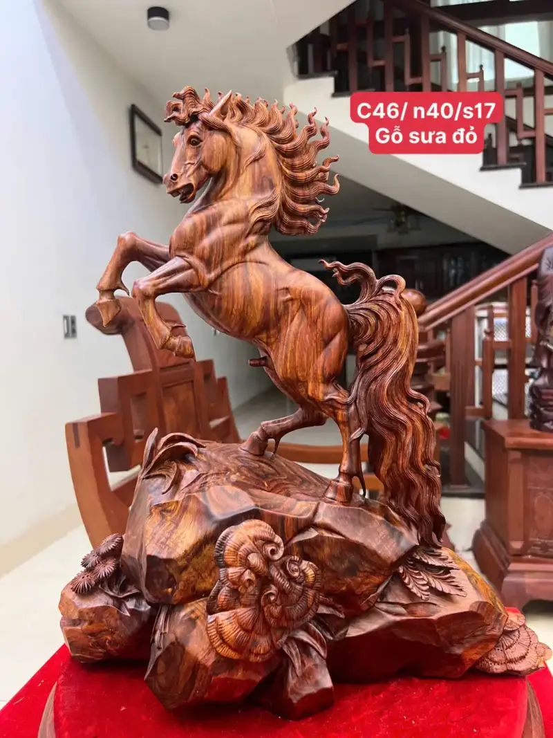 nhat-ma-go-G5403-1 Tượng Nhất Mã Gỗ Sưa Đỏ Vân Tím Đẹp Liền Khối G5403
