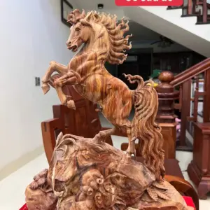 nhat-ma-go-G5535-1 Tượng Nhất Mã Gỗ Sưa Đỏ Đục Kỹ Vân Đẹp Có Sơn G5535