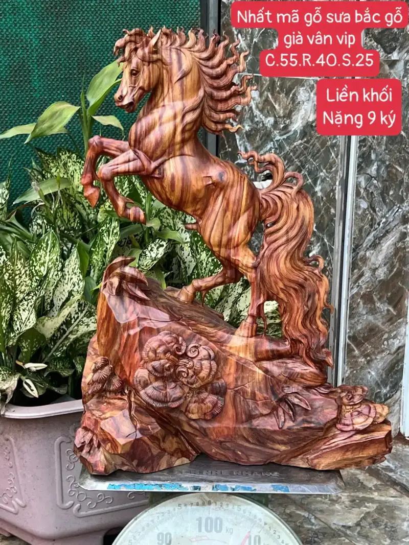 nhat-ma-go-G5702-1 Tượng Nhất Mã Gỗ Sưa Bắc Gỗ Già Vân Vip Liền Khối G5702