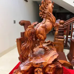 nhat-ma-go-G5777-4 Tượng Nhất Mã Gỗ Sưa Bắc Hàng Kỹ Có Chiện Nghệ Nhân Liền Khối G5777