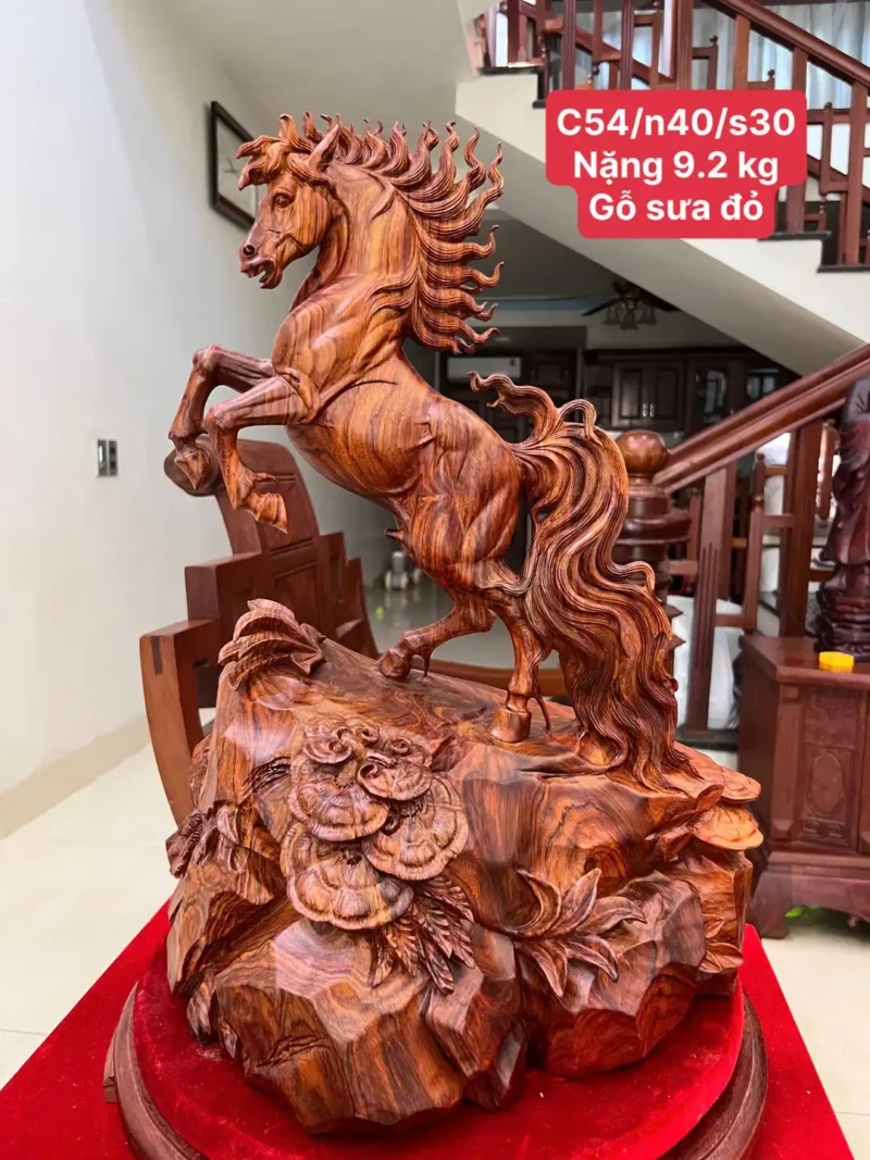 nhat-ma-go-G5916-1 Tượng Nhất Mã Gỗ Sưa Đỏ Vân Nhiều Đẹp Hàng Kỹ G5916