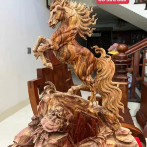 nhat-ma-go-G6154-1 Tượng Nhất Mã Gỗ Sưa Đỏ Vân Nhiều Đẹp Hàng Kỹ Nét Có Sơn G6154