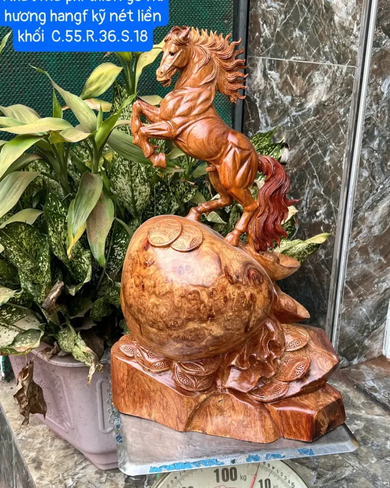 nhat-ma-go-G6359-1 Tượng Nhất Mã Gỗ Nu Hương Nu Kín Hàng Kỹ Nét Liền Khối G6359