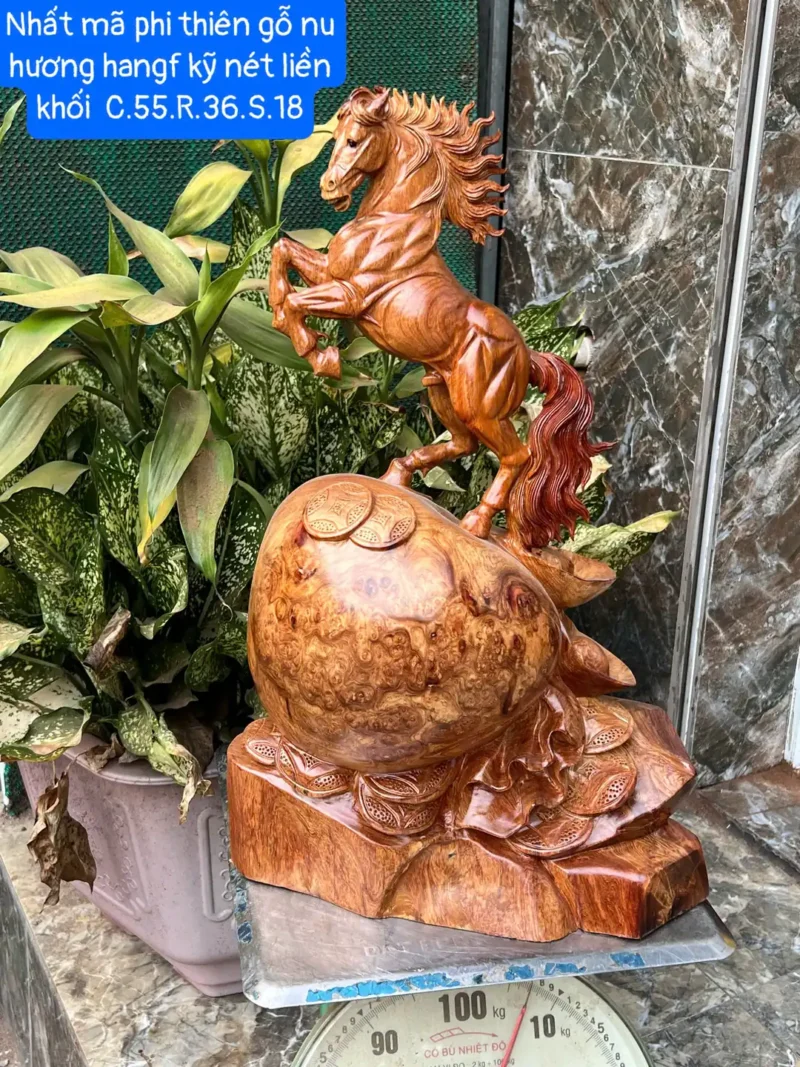 nhat-ma-go-G6359-1 Tượng Nhất Mã Gỗ Nu Hương Nu Kín Hàng Kỹ Nét Liền Khối G6359