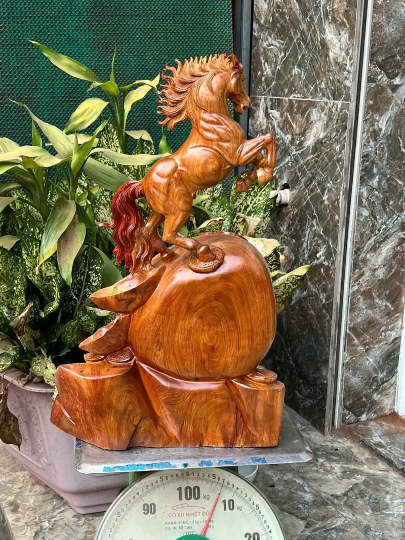 nhat-ma-go-G6359-5 Tượng Nhất Mã Gỗ Nu Hương Nu Kín Hàng Kỹ Nét Liền Khối G6359