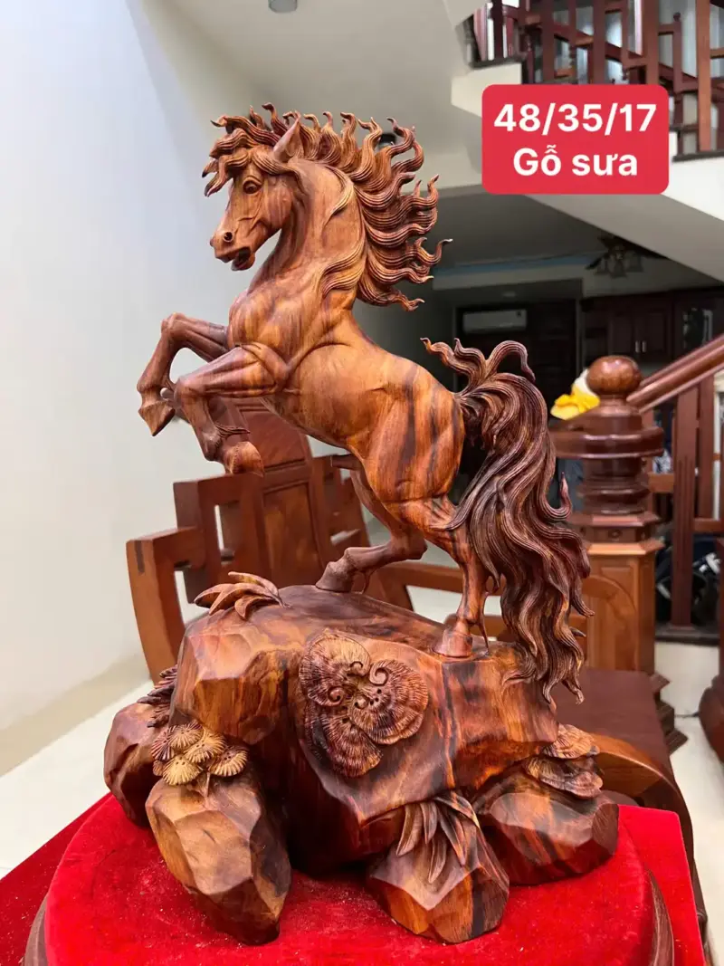 nhat-ma-go-sua-bac-G5095-1_Nhất Mã Gỗ Sưa Bắc Vân Tím Đẹp Đục Kỹ Giá 6.500 Triệu Kích Thước Cao 48cm, Ngang 35cm, Sâu 17cm Tượng Nhất Mã Gỗ Sưa Bắc Vân Tím Đẹp Đục Kỹ Liền Khối G5095