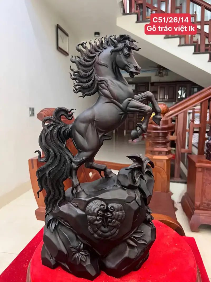 nhat-ma-phi-G5395-1 Tượng Nhất Mã Phi Thiên Gỗ Trắc Đen Liền Khối G5395