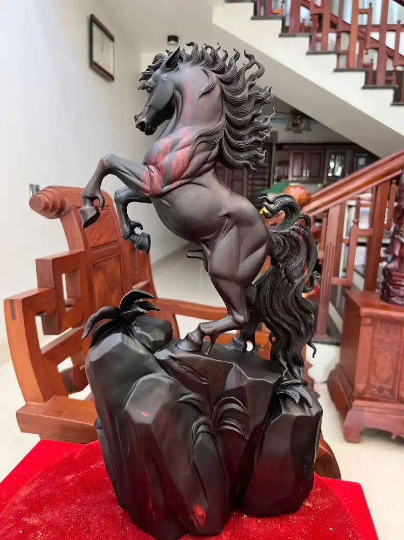nhat-ma-phi-G5395-5 Tượng Nhất Mã Phi Thiên Gỗ Trắc Đen Liền Khối G5395