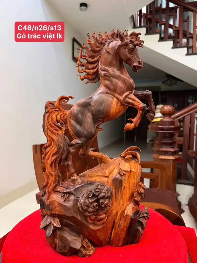 nhat-ma-phi-G5396-1 Tượng Nhất Mã Phi Thiên Gỗ Trắc Đỏ Đen Liền Khối Có Sơn G5396