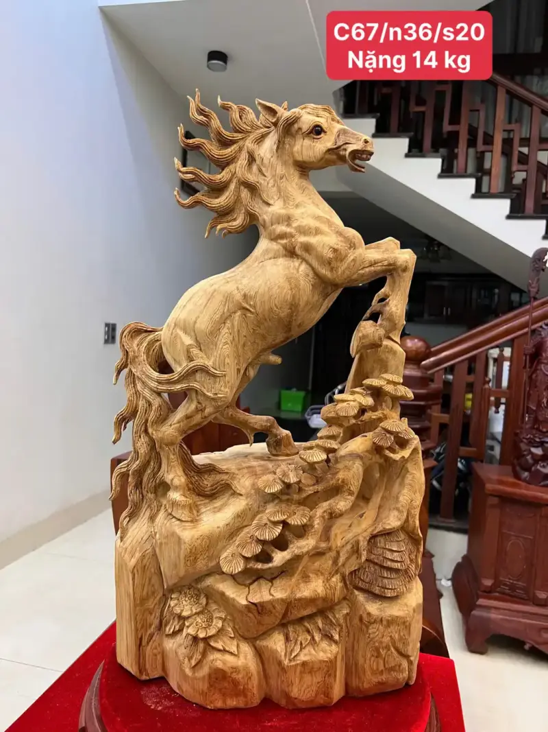nhat-ma-phi-G5521-1 Tượng Nhất Mã Phi Thiên Gỗ Ngọc Am Liền Khối Chất Gỗ Già Nặng Thơm G5521