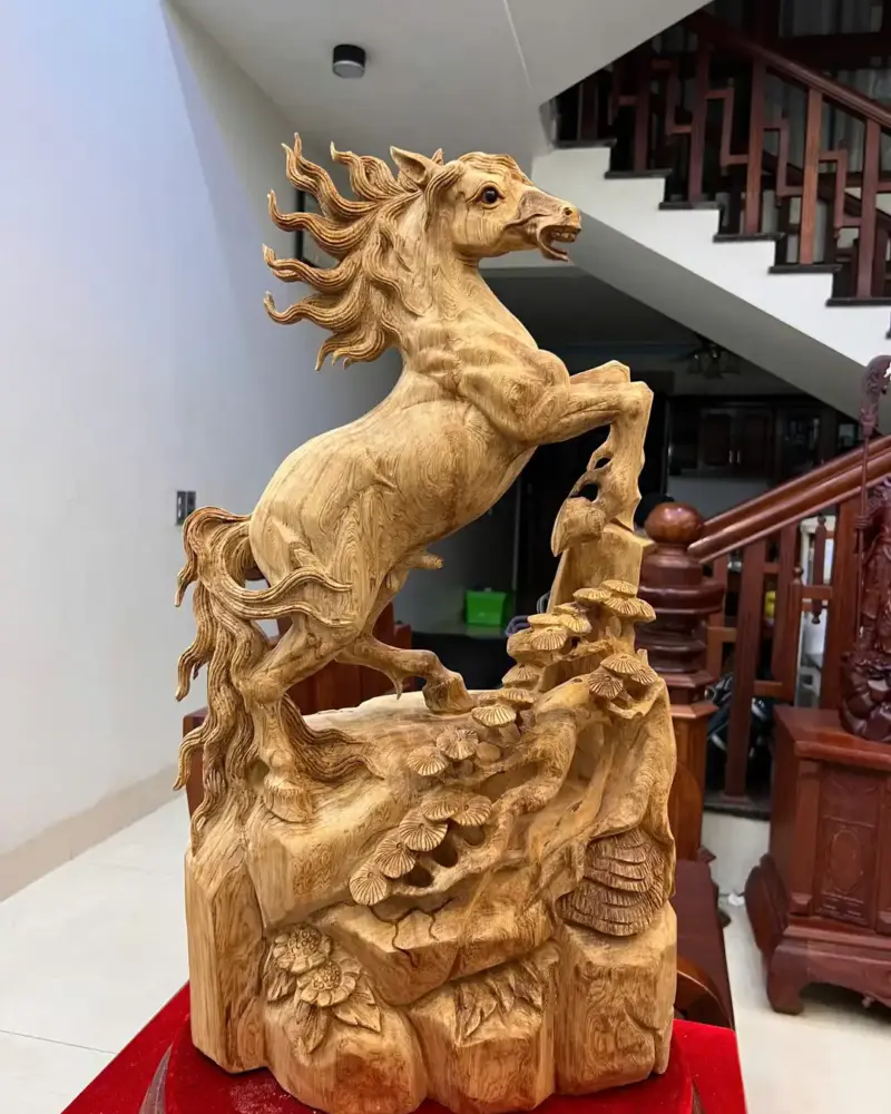 nhat-ma-phi-G5521-2 Tượng Nhất Mã Phi Thiên Gỗ Ngọc Am Liền Khối Chất Gỗ Già Nặng Thơm G5521
