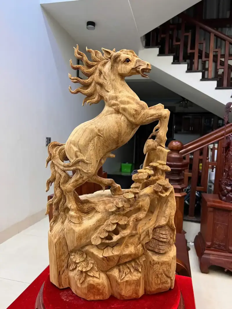 nhat-ma-phi-G5521-2 Tượng Nhất Mã Phi Thiên Gỗ Ngọc Am Liền Khối Chất Gỗ Già Nặng Thơm G5521