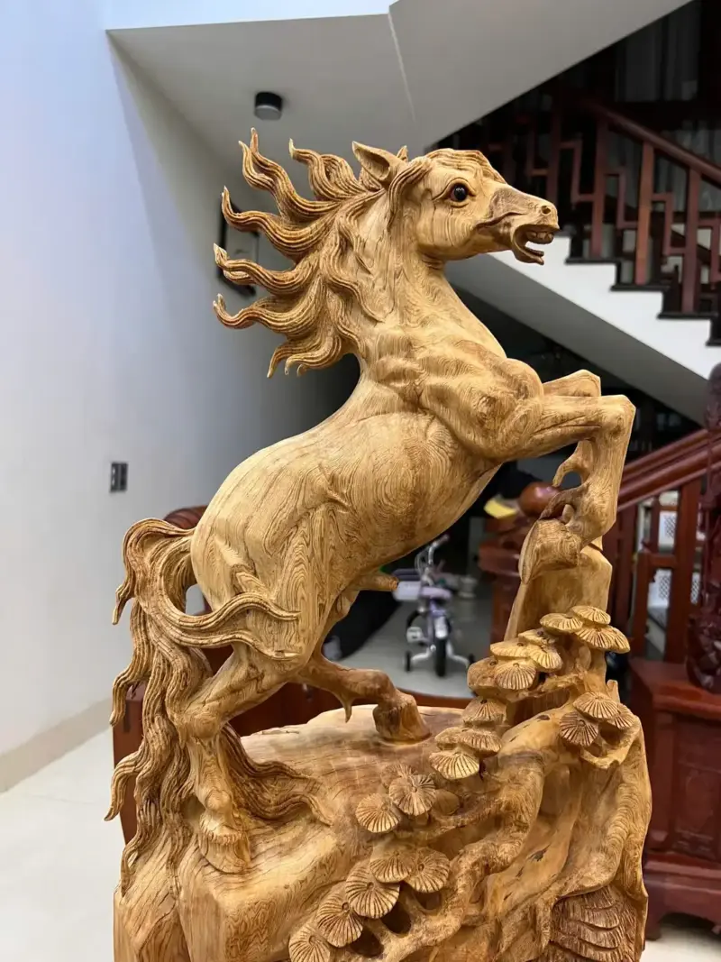 nhat-ma-phi-G5521-4 Tượng Nhất Mã Phi Thiên Gỗ Ngọc Am Liền Khối Chất Gỗ Già Nặng Thơm G5521