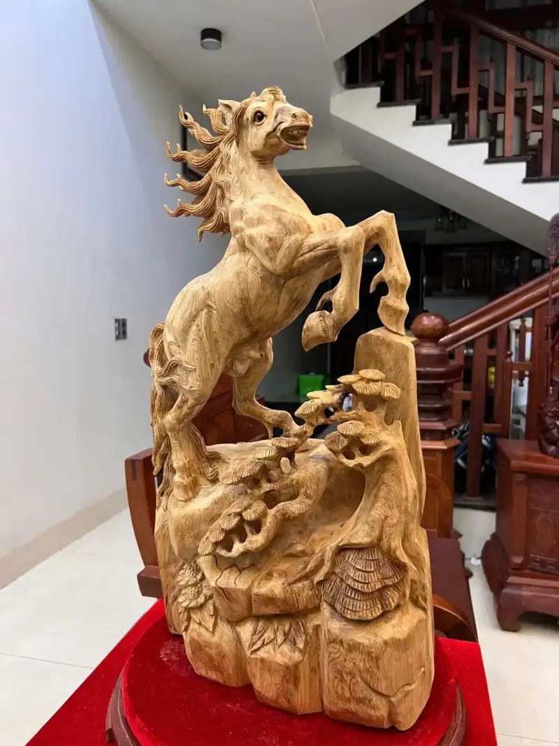 nhat-ma-phi-G5521-5 Tượng Nhất Mã Phi Thiên Gỗ Ngọc Am Liền Khối Chất Gỗ Già Nặng Thơm G5521
