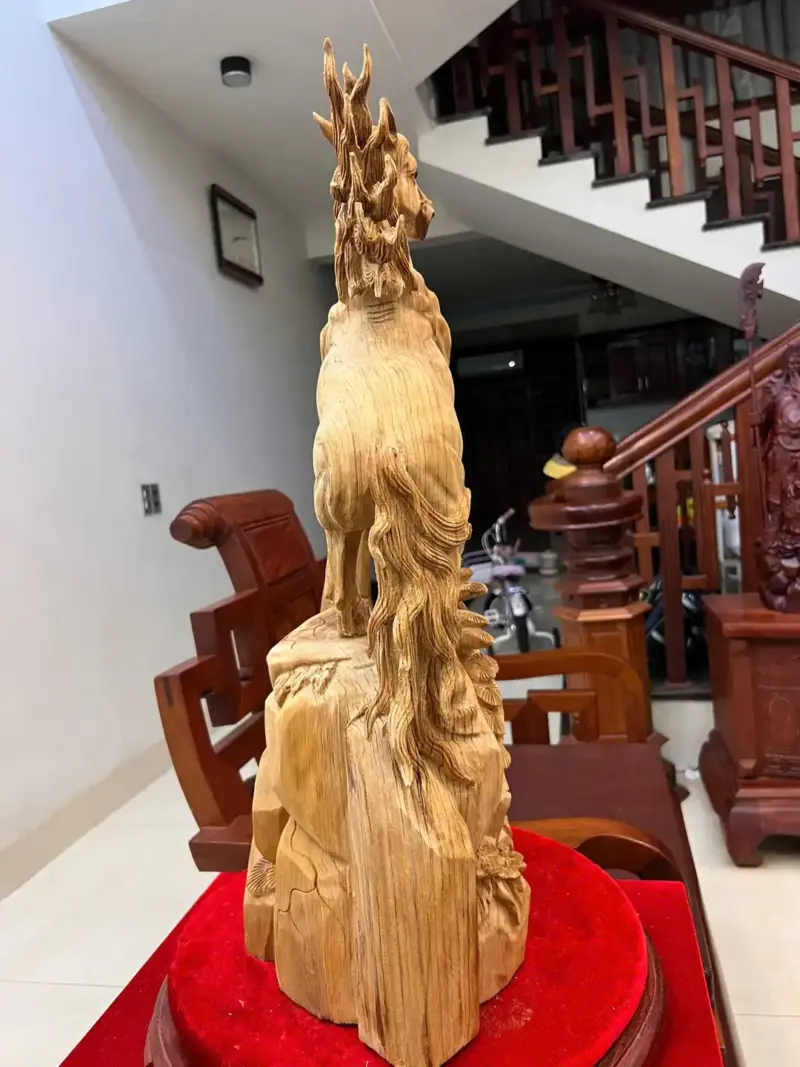 nhat-ma-phi-G5521-6 Tượng Nhất Mã Phi Thiên Gỗ Ngọc Am Liền Khối Chất Gỗ Già Nặng Thơm G5521