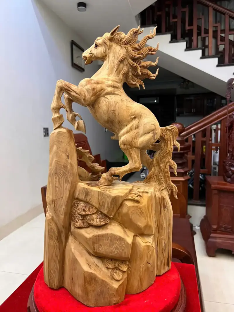 nhat-ma-phi-G5521-7 Tượng Nhất Mã Phi Thiên Gỗ Ngọc Am Liền Khối Chất Gỗ Già Nặng Thơm G5521