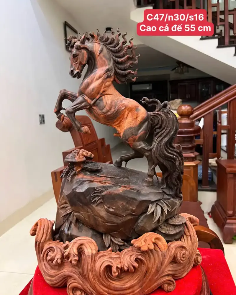nhat-ma-phi-G5778-1 Tượng Nhất Mã Phi Thiên Gỗ Trắc Việt Đỏ Đen Liền Khối Chất Gỗ Đẹp Đục Kỹ Có Sơn G5778