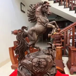 nhat-ma-phi-G5779-2 Tượng Nhất Mã Phi Thiên Gỗ Trắc Đen Liền Khối Có Sơn G5779