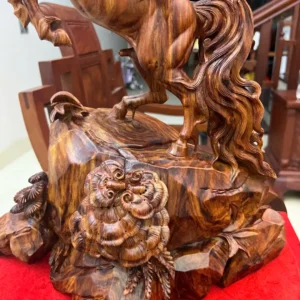 nhat-ma-phi-G5885-7 Tượng Nhất Mã Phi Thiên Gỗ Sưa Đỏ Hàng Kỹ Nét Vân Đẹp G5885