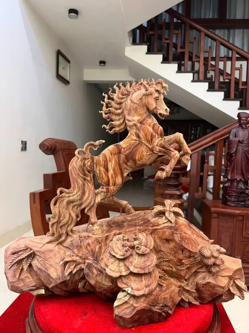 nhat-ma-phi-G5886-2 Tượng Nhất Mã Phi Thiên Gỗ Sưa Đỏ Đế To Đẹp Hàng Kỹ Có Sơn G5886
