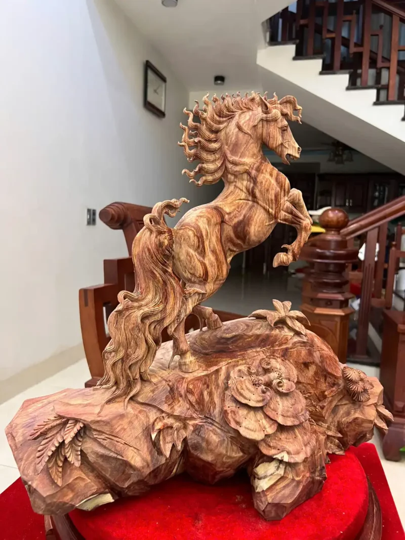 nhat-ma-phi-G5886-3 Tượng Nhất Mã Phi Thiên Gỗ Sưa Đỏ Đế To Đẹp Hàng Kỹ Có Sơn G5886