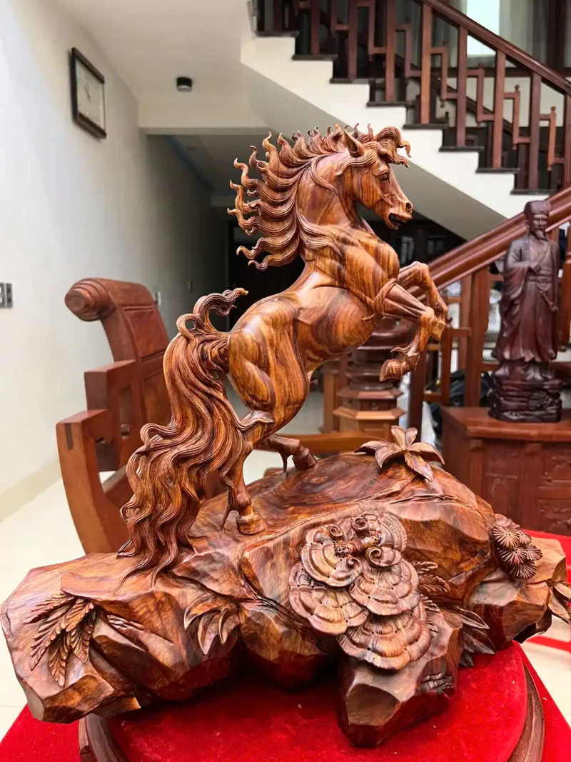 nhat-ma-phi-G5963-2 Tượng Nhất Mã Phi Thiên Gỗ Sưa Đỏ Hàng Kỹ Nét Bệ Đế To Đẹp G5963