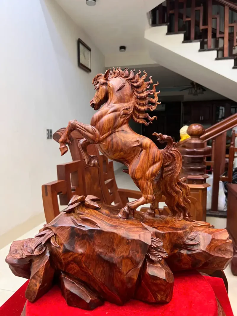 nhat-ma-phi-G5963-4 Tượng Nhất Mã Phi Thiên Gỗ Sưa Đỏ Hàng Kỹ Nét Bệ Đế To Đẹp G5963