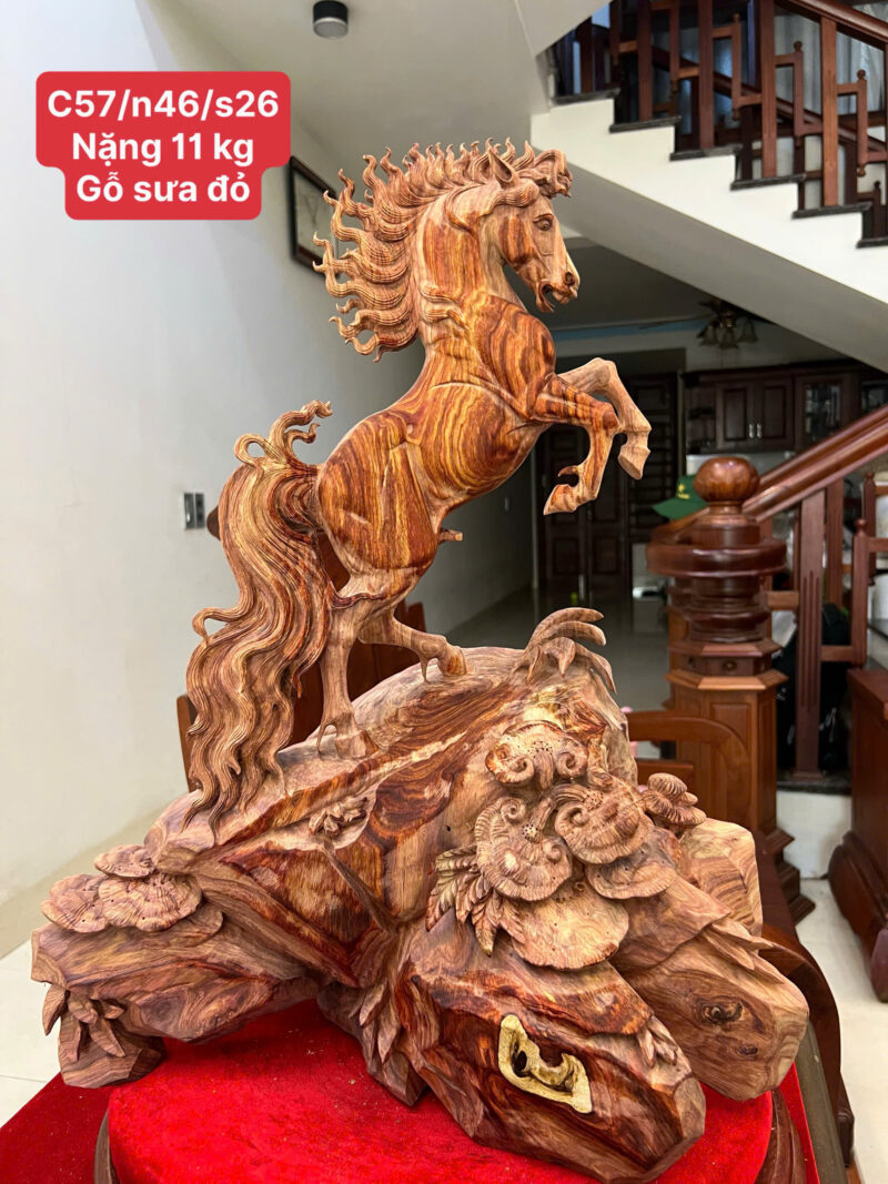 nhat-ma-phi-G6197-1 Tượng Nhất Mã Phi Thiên Gỗ Sưa Đỏ To Đẹp Vân Có Sơn G6197