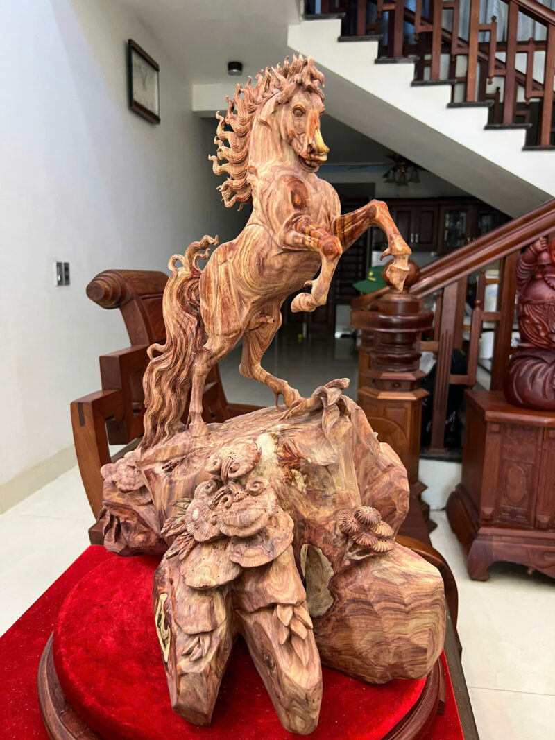 nhat-ma-phi-G6197-4 Tượng Nhất Mã Phi Thiên Gỗ Sưa Đỏ To Đẹp Vân Có Sơn G6197