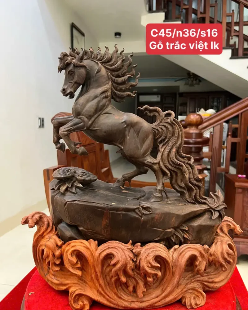 nhat-ma-phi-G6319-1 Tượng Nhất Mã Phi Thiên Gỗ Trắc Đen Liền Khối Hàng Đục Kỹ Sắc Nét Có Sơn G6319