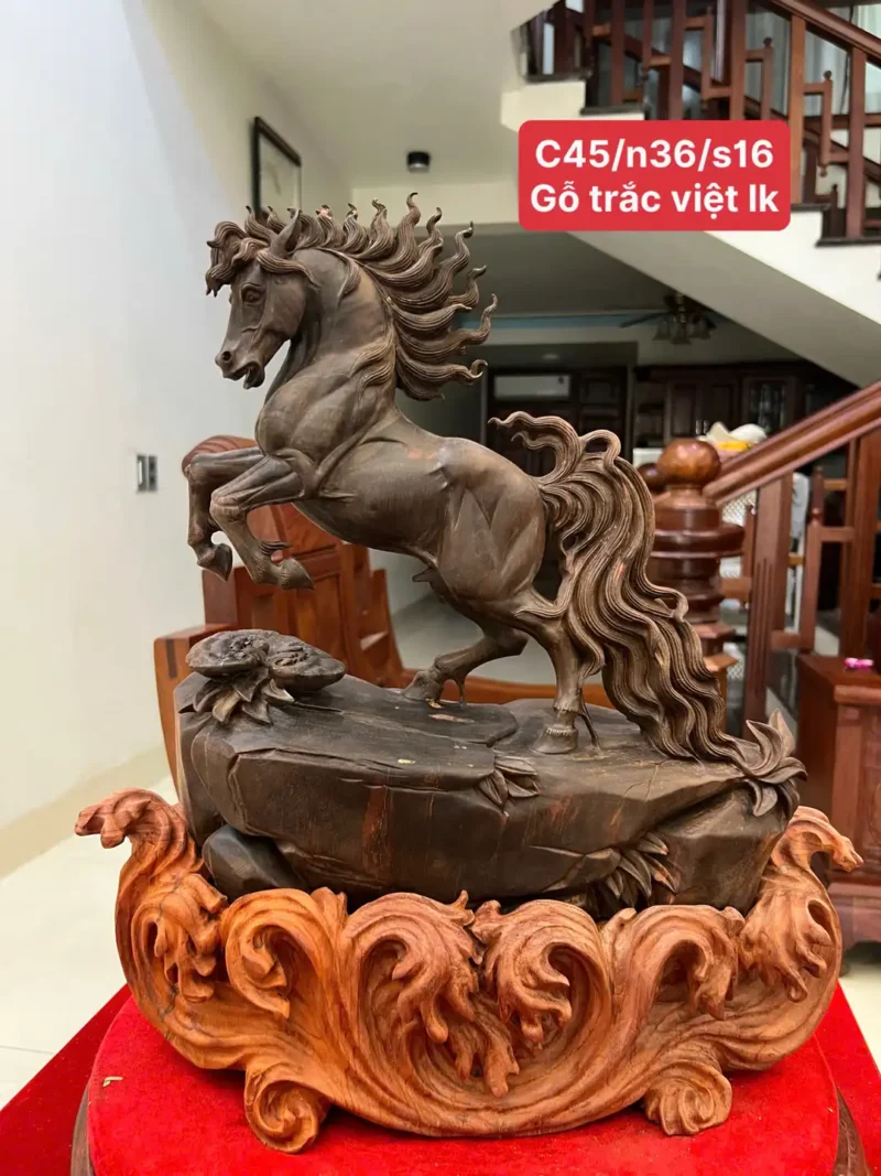 nhat-ma-phi-G6319-1 Tượng Nhất Mã Phi Thiên Gỗ Trắc Đen Liền Khối Hàng Đục Kỹ Sắc Nét Có Sơn G6319