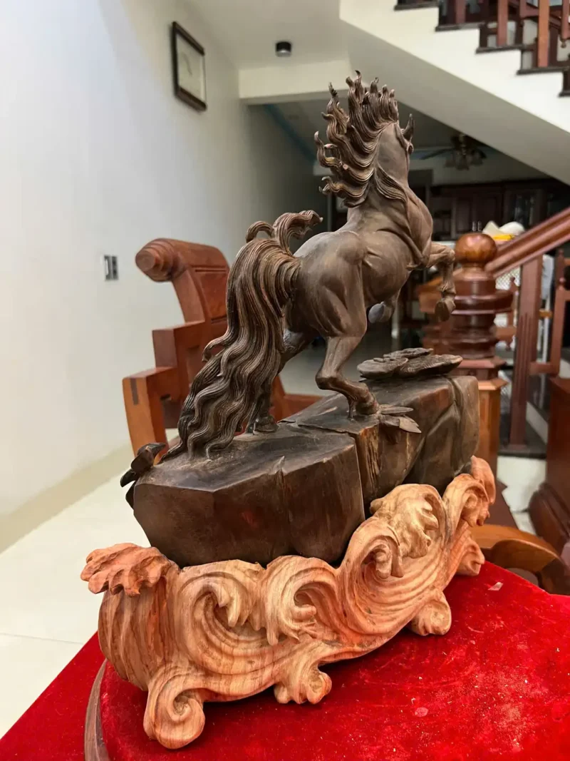 nhat-ma-phi-G6319-4 Tượng Nhất Mã Phi Thiên Gỗ Trắc Đen Liền Khối Hàng Đục Kỹ Sắc Nét Có Sơn G6319