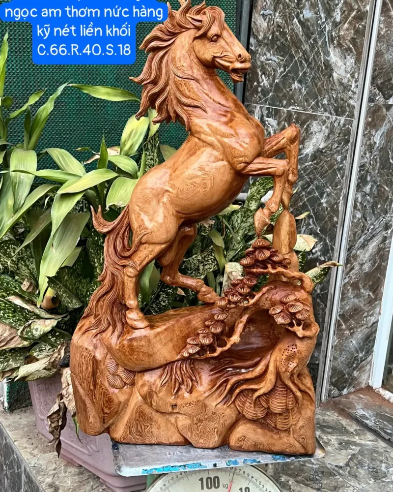 Tượng Nhất Mã Phi Thiên Gỗ Ngọc Am Thơm Nức Hàng Kỹ Nét Liền Khối G6432