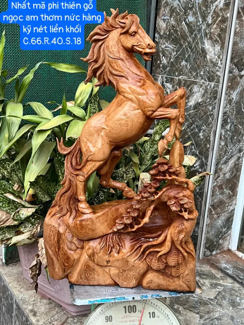 nhat-ma-phi-G6432-1 Tượng Nhất Mã Phi Thiên Gỗ Ngọc Am Thơm Nức Hàng Kỹ Nét Liền Khối G6432