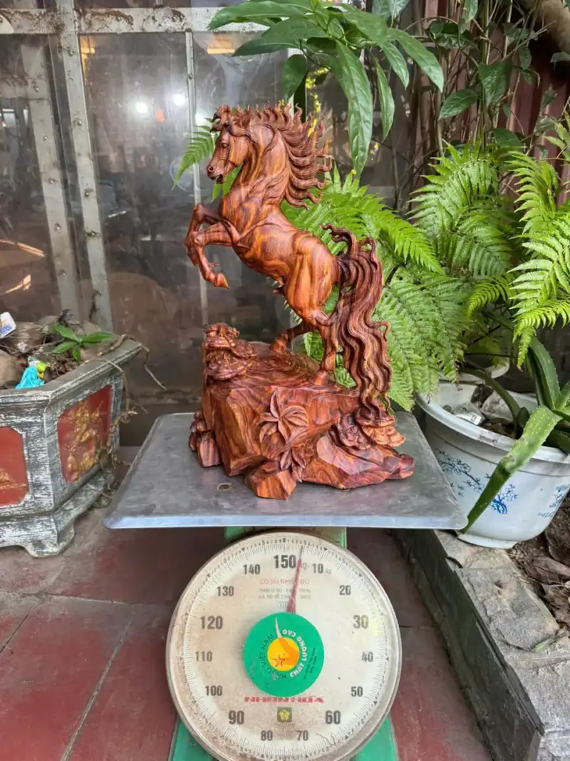 nhat-ma-phi-thien-go-sua-bac-G5612-2 Tượng Nhất Mã Phi Thiên Gỗ Sưa Bắc Đỏ Hàng Kỹ Vip Liền Khối G5612