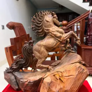 Tượng Nhất Mã Phi Thiên Gỗ Trắc Đỏ Đen Hàng Đục Kỹ Có Sơn G5119