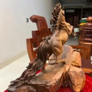 Tượng Nhất Mã Phi Thiên Gỗ Trắc Đỏ Đen Hàng Đục Kỹ Có Sơn G5119