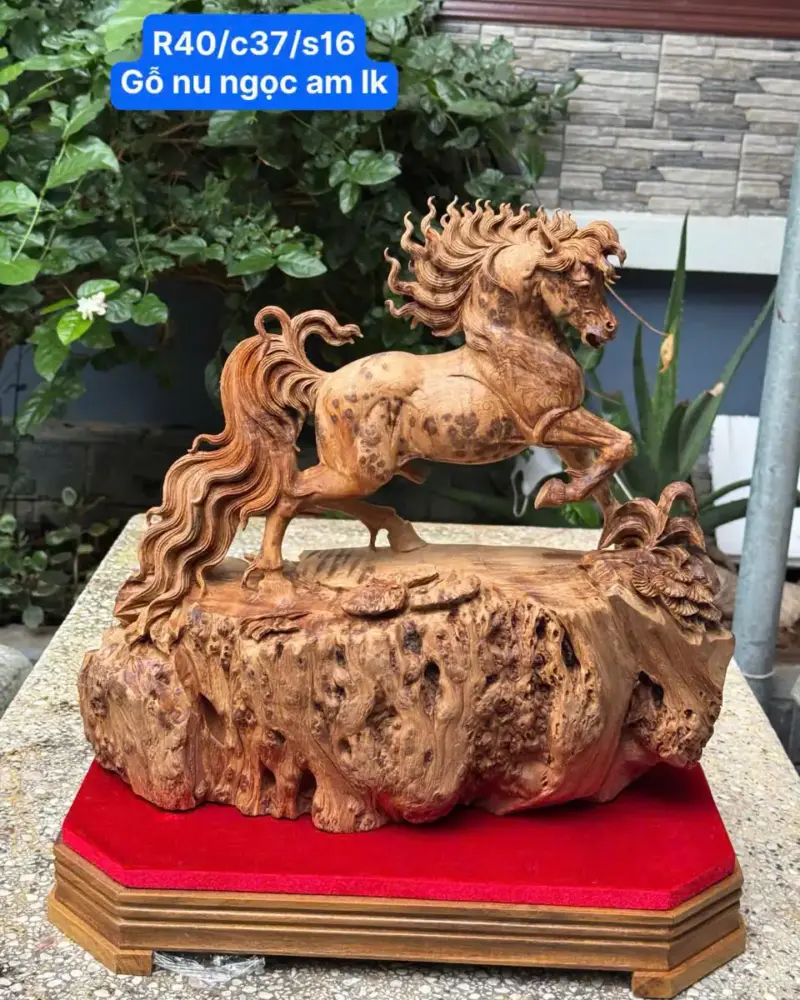 nhat-ma-thong-dong-go-nu-ngoc-G5343-1 Tượng Nhất Mã Thong Dong Gỗ Nu Ngọc Am Liền Khối Hàng Kỹ Nét Gai Nu Tự Nhiên G5343