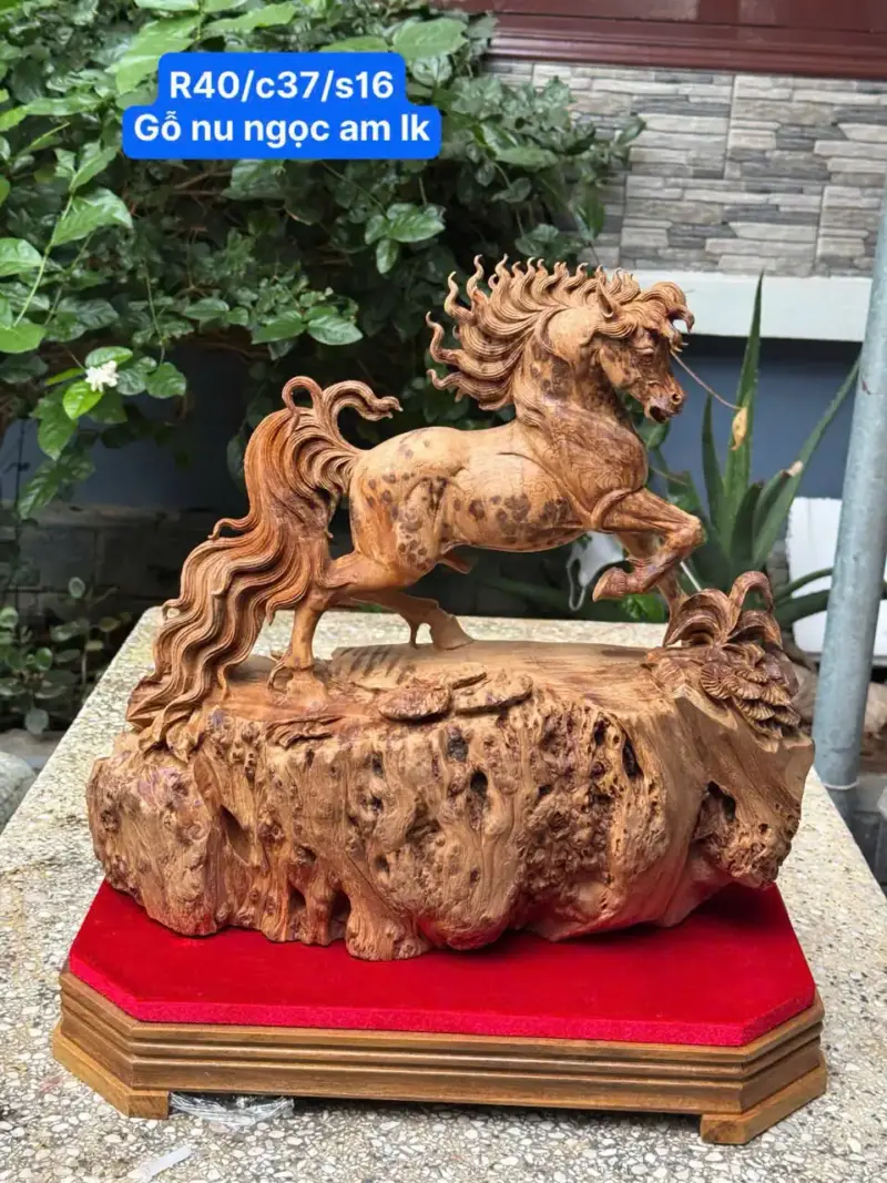 nhat-ma-thong-dong-go-nu-ngoc-G5343-1 Tượng Nhất Mã Thong Dong Gỗ Nu Ngọc Am Liền Khối Hàng Kỹ Nét Gai Nu Tự Nhiên G5343