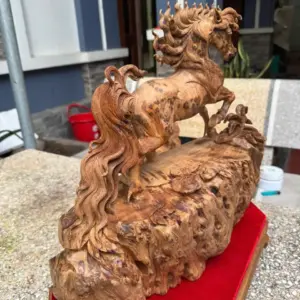 nhat-ma-thong-dong-go-nu-ngoc-G5343-4 Tượng Nhất Mã Thong Dong Gỗ Nu Ngọc Am Liền Khối Hàng Kỹ Nét Gai Nu Tự Nhiên G5343