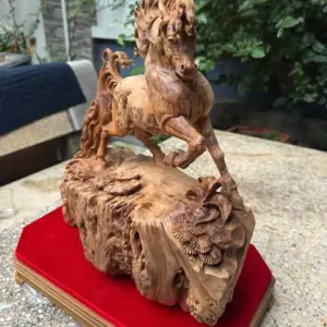 nhat-ma-thong-dong-go-nu-ngoc-G5780-5 Tượng Nhất Mã Thong Dong Gỗ Nu Ngọc Am Liền Khối Hàng Kỹ Nét Gai Nu Tự Nhiên G5780