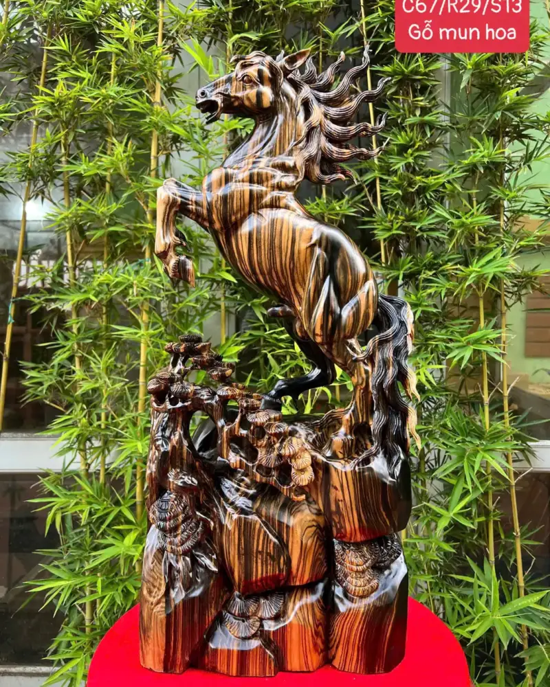 nhat-ma-ung-G5388-1 Tượng Nhất Mã Đứng Gốc Tùng Gỗ Mun Hoa Hàng To Đẹp Liền Khối G5388