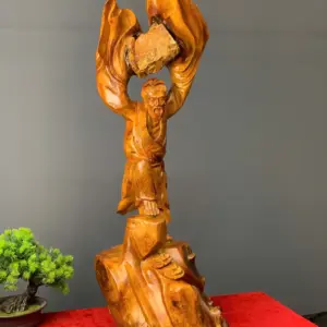 Tượng Ông Lão Vác Đá Gỗ Hương Ta Liền Khối G5452