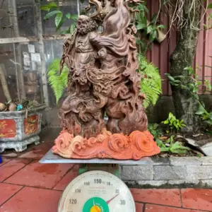 su-to-at-ma-ung-duoi-goc-cay-b_700ea7a5 Tượng Sư Tổ Đạt Ma Đứng Dưới Gốc Cây Bồ Đề Gỗ Trắc Cũ Đen VIP Liền Hàng Kỹ Nét Siêu Đẹp G5615