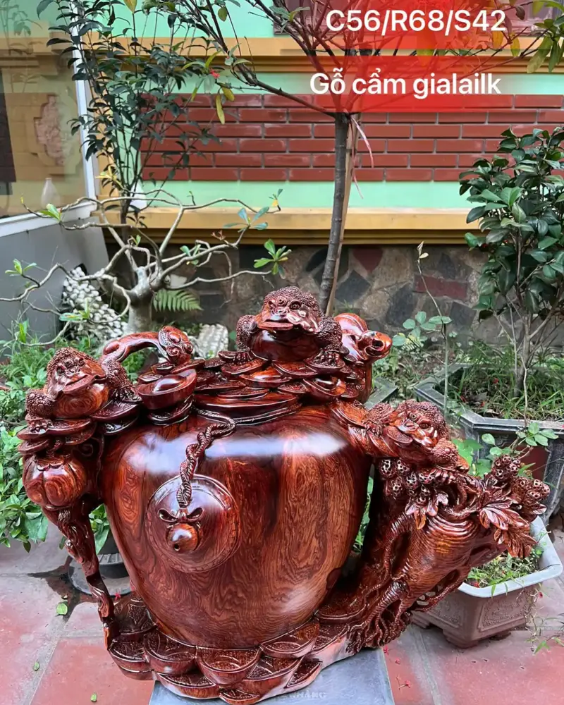 tam-coc-tran-G5616-1 Tượng Tam Cóc Trấn Chum Tiền Vàng Gỗ Cẩm Gia Lai Siêu Vân To Nặng Liền Khối G5616