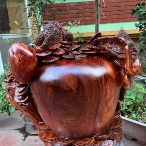 tam-coc-tran-G5616-2 Tượng Tam Cóc Trấn Chum Tiền Vàng Gỗ Cẩm Gia Lai Siêu Vân To Nặng Liền Khối G5616