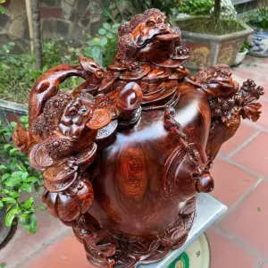 tam-coc-tran-G5616-3 Tượng Tam Cóc Trấn Chum Tiền Vàng Gỗ Cẩm Gia Lai Siêu Vân To Nặng Liền Khối G5616