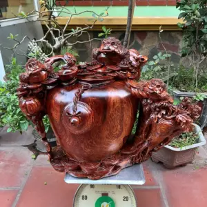 tam-coc-tran-G5616-5 Tượng Tam Cóc Trấn Chum Tiền Vàng Gỗ Cẩm Gia Lai Siêu Vân To Nặng Liền Khối G5616