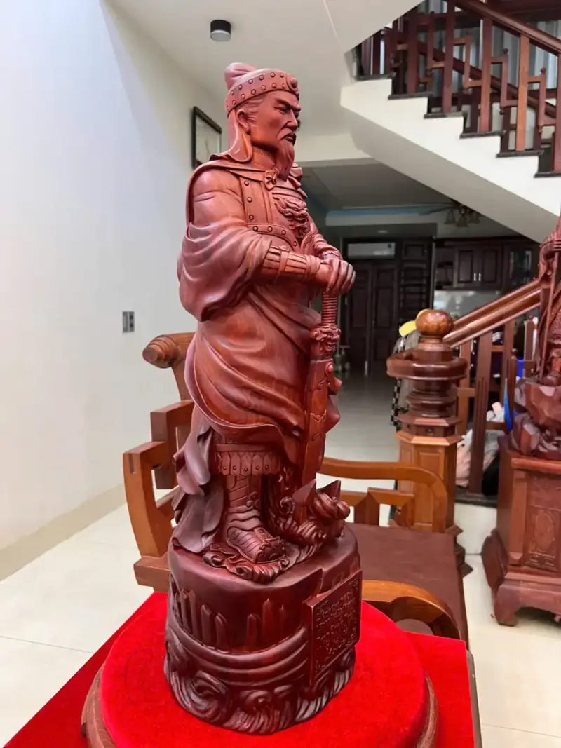 tran-quoc-tuan-G5477-5 Tượng Trần Quốc Tuấn Chống Kiếm Gỗ Tử Đàn Liền Khối G5477